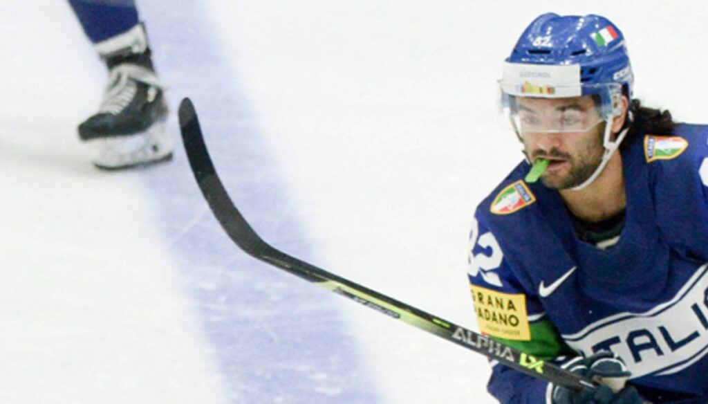 Hockey sobre hielo, Italia desciende