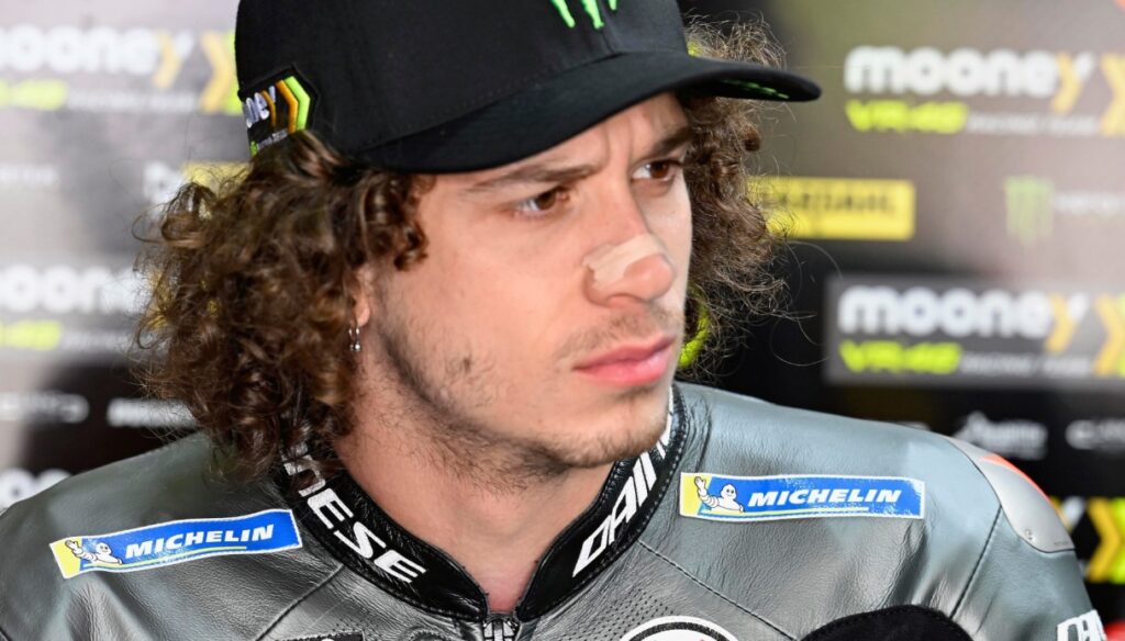 MotoGp, Marco Bezzecchi no pone límites ni siquiera en Sepang
