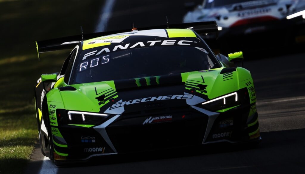 Valentino Rossi se redime en la carrera 1 de Magny Cours