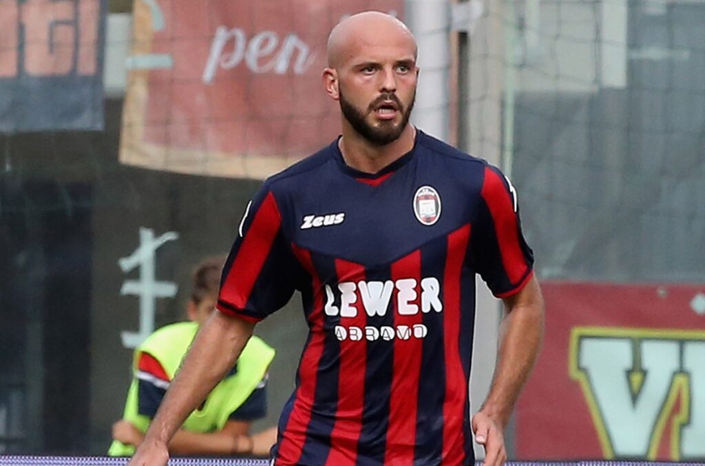 Ajeti entre B y A Albania