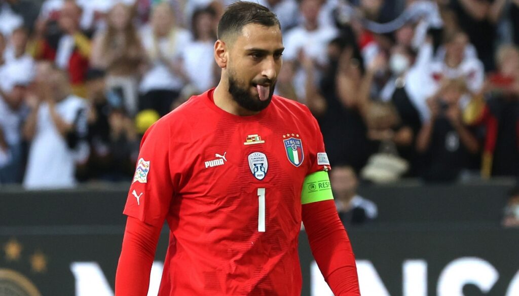 Gianluigi Donnarumma sustituye a Gianluca Vialli