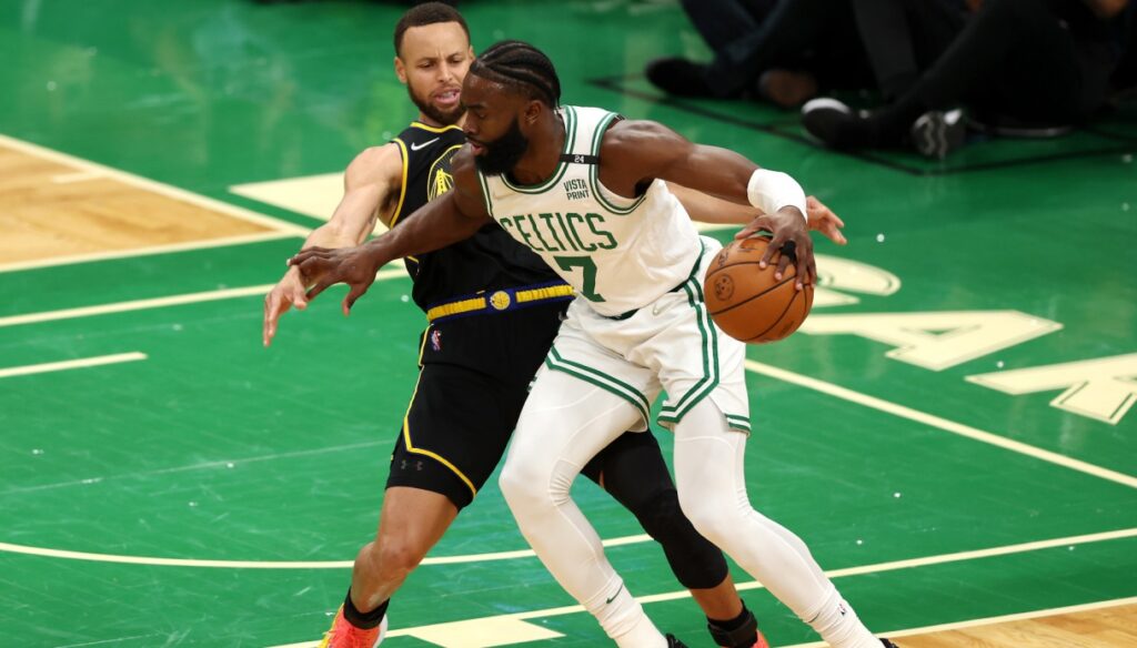 Finales de la NBA, los Boston Celtics se llevan el tercer partido y vuelven a adelantarse en la serie