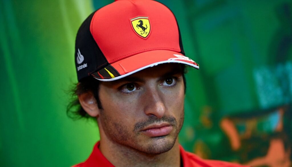 F1, Ferrari: Carlos Sainz sabe lo que le frena