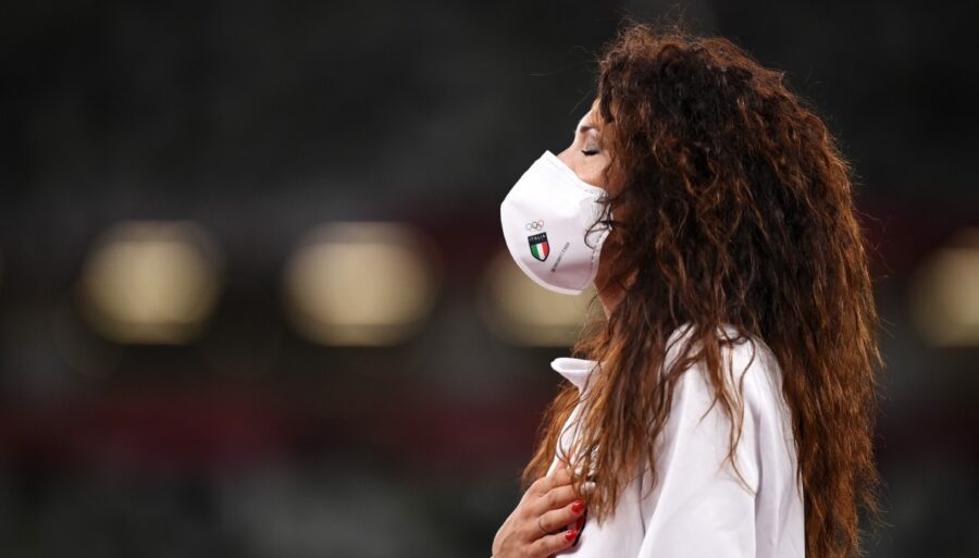Antonella Palmisano levanta la bandera blanca