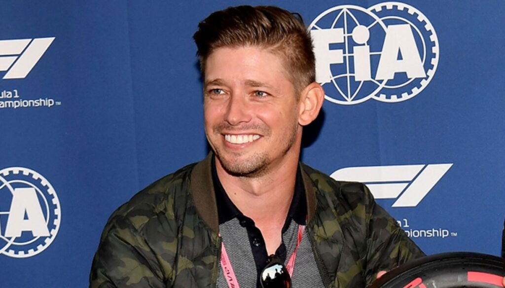 Casey Stoner insta a Marc Márquez a cambiar