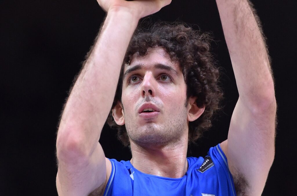 Amedeo Della Valle arroja luz sobre su futuro