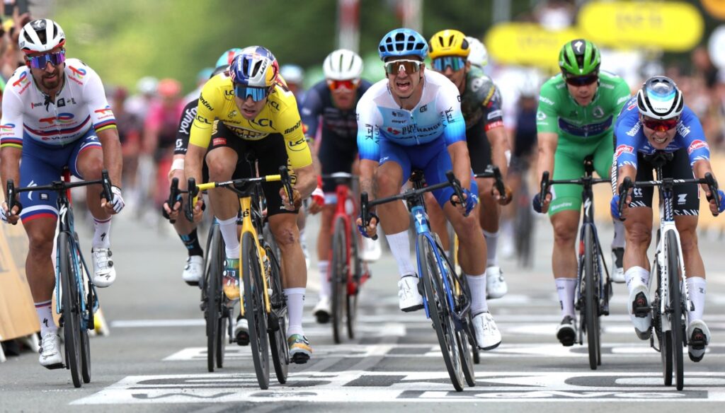 Tour de Francia: Groenewegen gana en Sonderberg, Van Aert sigue segundo