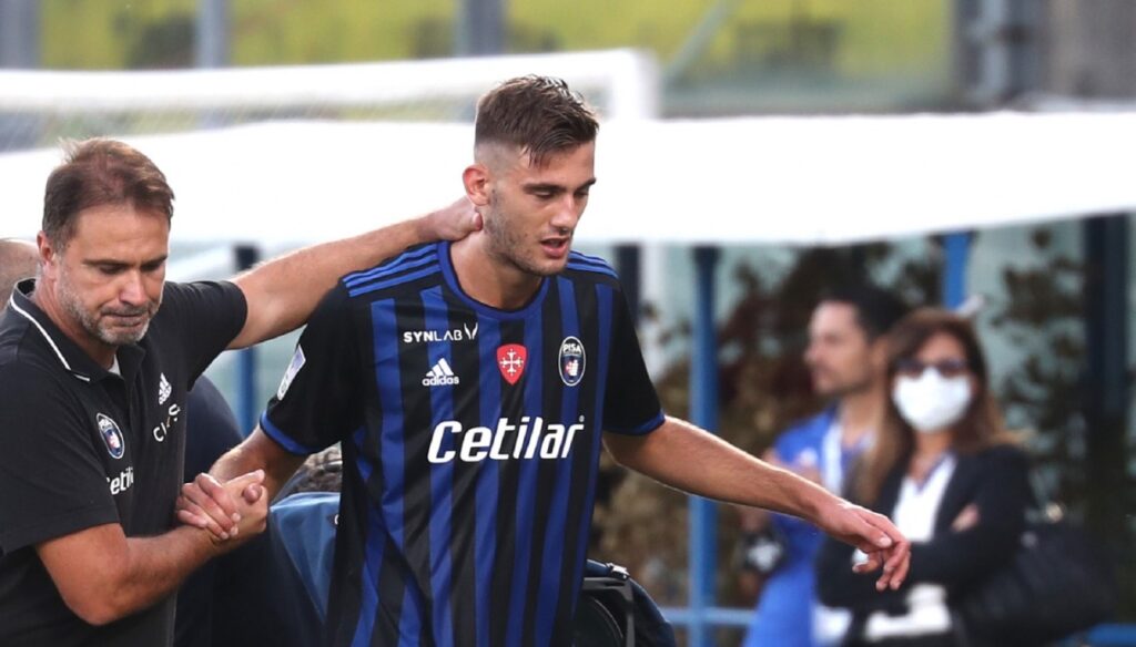 Pisa, Lorenzo Lucca se burla de los pretendientes