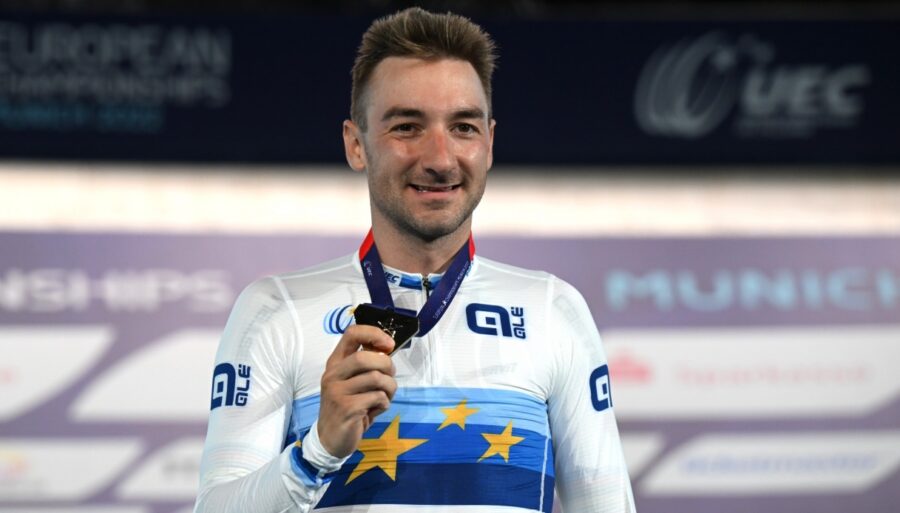 Elia Viviani es un gritón: ¡es oro!