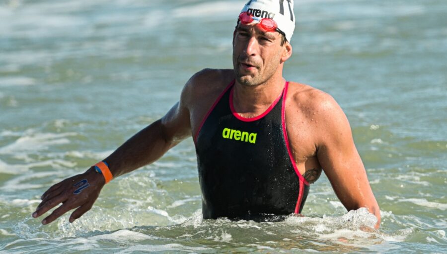 25 km de caos, Matteo Furlan sigue furioso y aumenta la dosis