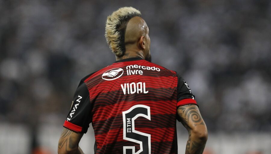 Copa Libertadores, el Flamengo de Arturo Vidal gana con el Corinthians