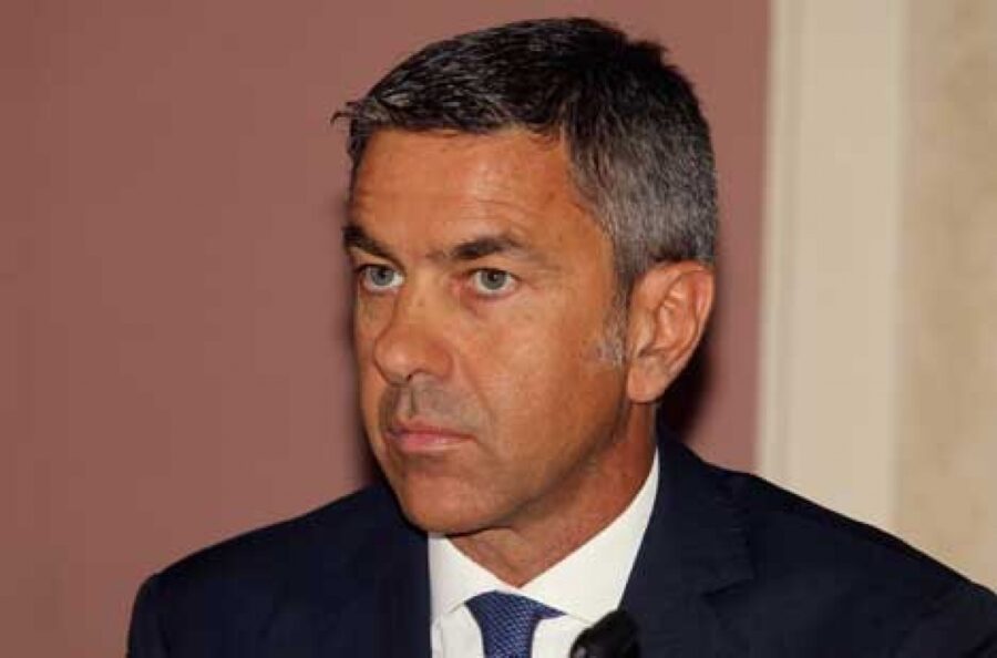 Alessandro Costacurta, sin pelos en la lengua, habla de Francesco Acerbi