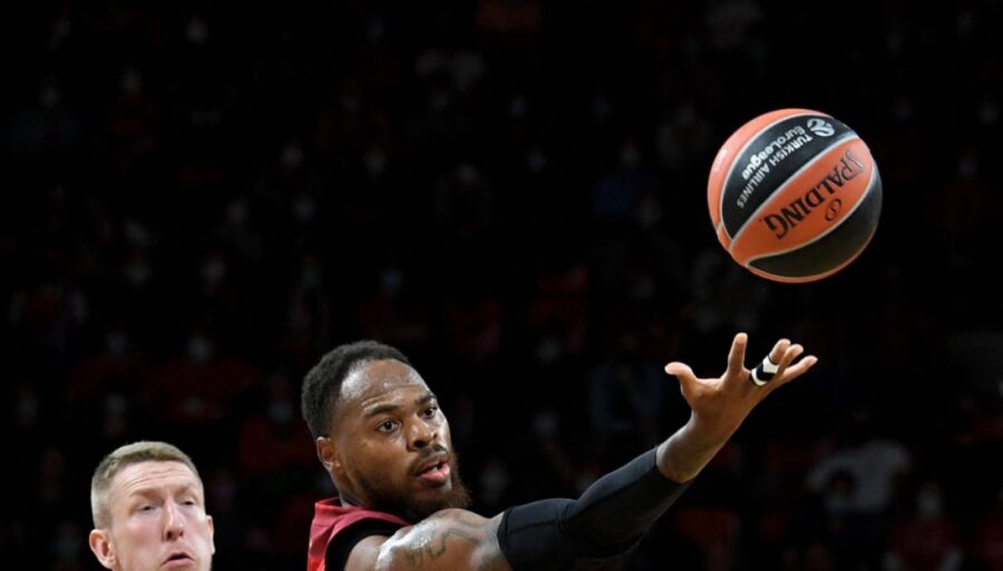 Olimpia Milano, Deshaun Thomas parece seguir en los San Antonio Spurs