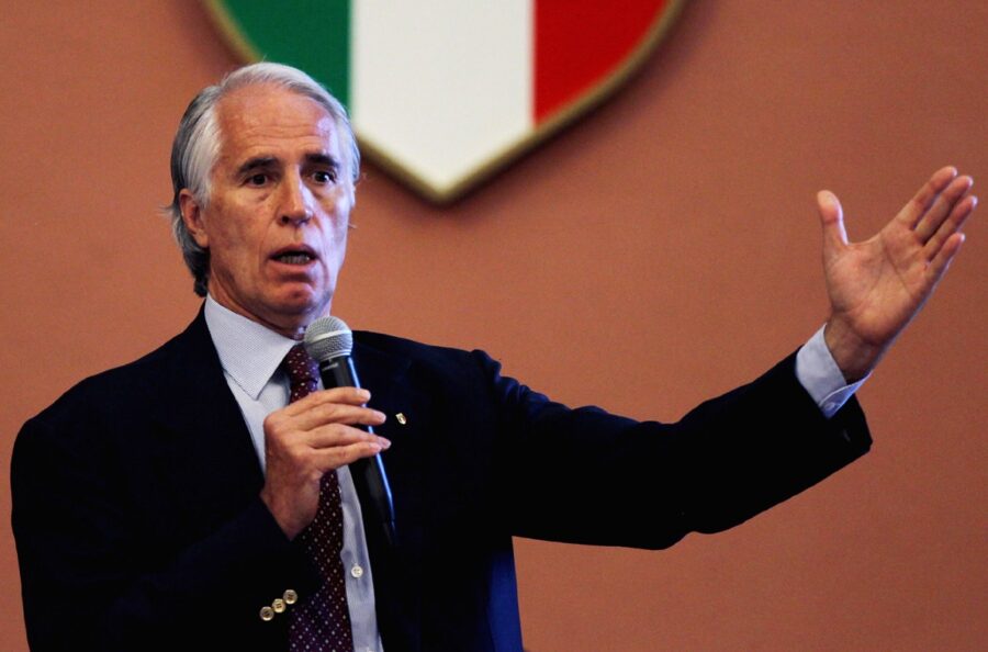 Italia-Francia, Malagó pasa al ataque