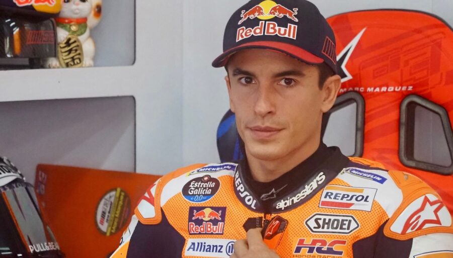 MotoGp, Marc Márquez espía a Casey Stoner