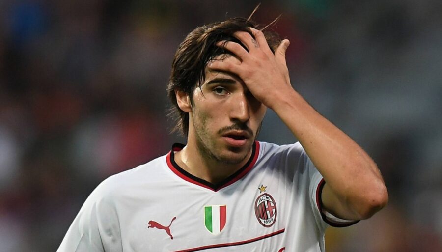 El Milan se preocupa por Sandro Tonali