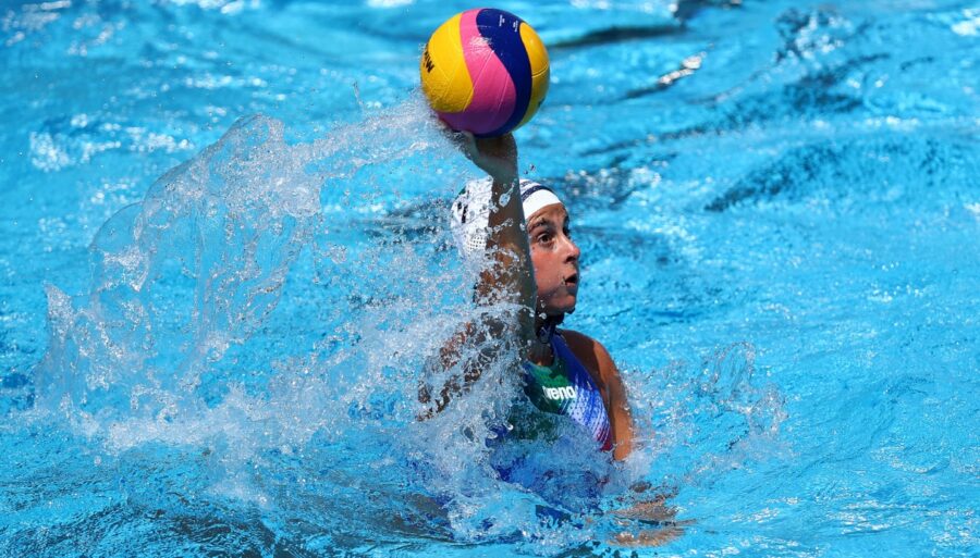 Croacia, apabullada, es la semifinal europea para Setterosa