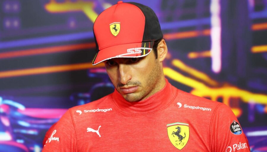 Ferrari, Carlos Sainz sin pelos en la lengua: «Estamos detrás