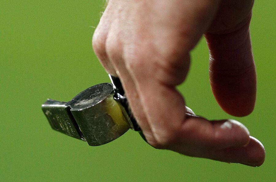 «Insultos al árbitro desde la megafonía del estadio»: el incidente le cuesta caro a Vado