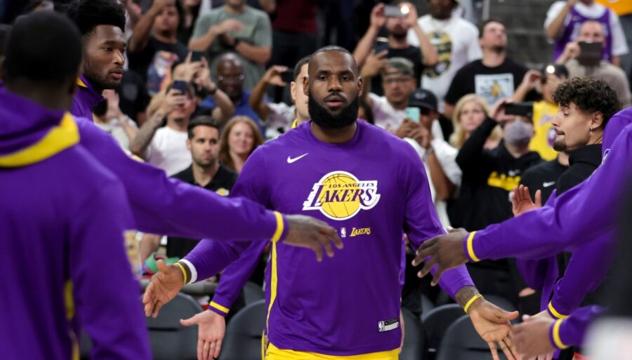NBA, Los Lakers de Los Ángeles ganan a los reservas de Phoenix