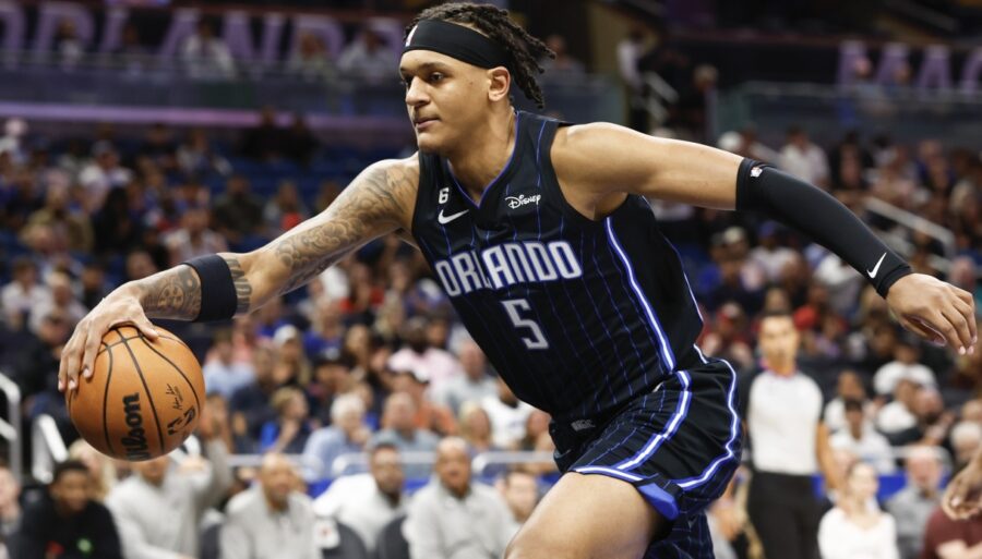 NBA, Paolo Banchero lucha pero la victoria pertenece a LA Lakers