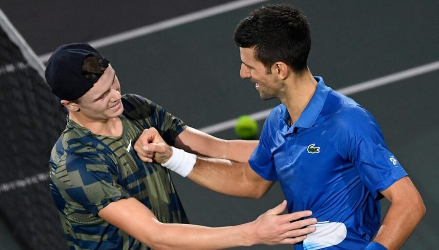 París-Bercy, Masters 1000 a Holger Rune: Novak Djokovic se quita el sombrero