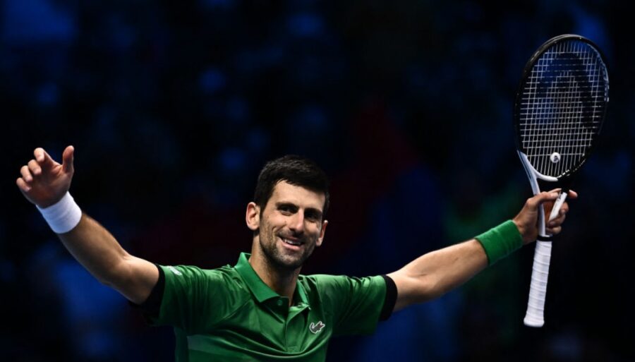 Novak Djokovic iguala a Roger Federer en Turín