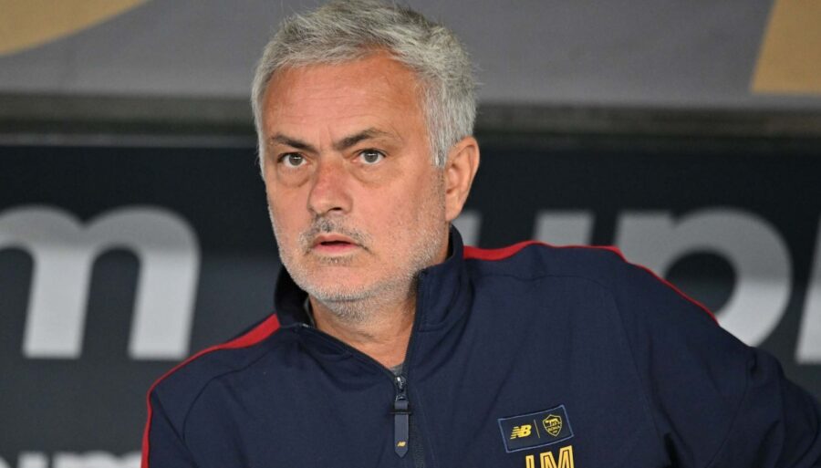 José Mourinho se ensaña con el árbitro Chiffi
