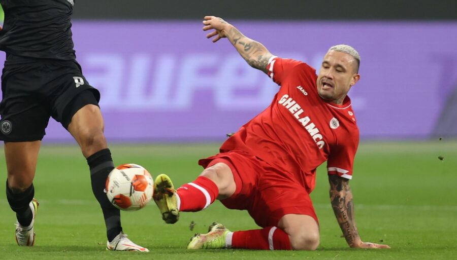 Claudio Ranieri envía un nuevo mensaje a Radja Nainggolan
