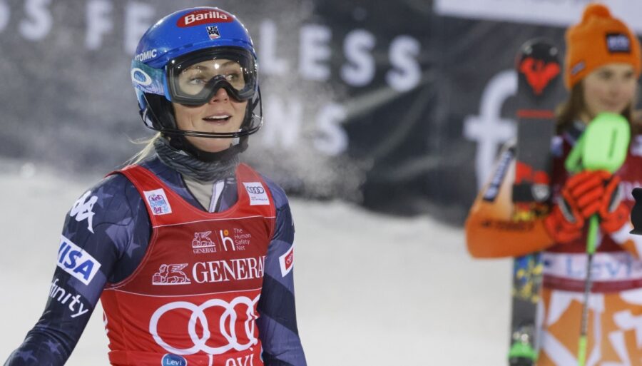 Mikaela Shiffrin domina y advierte a Goggia y Brignone, sólo se salva una Azzurra