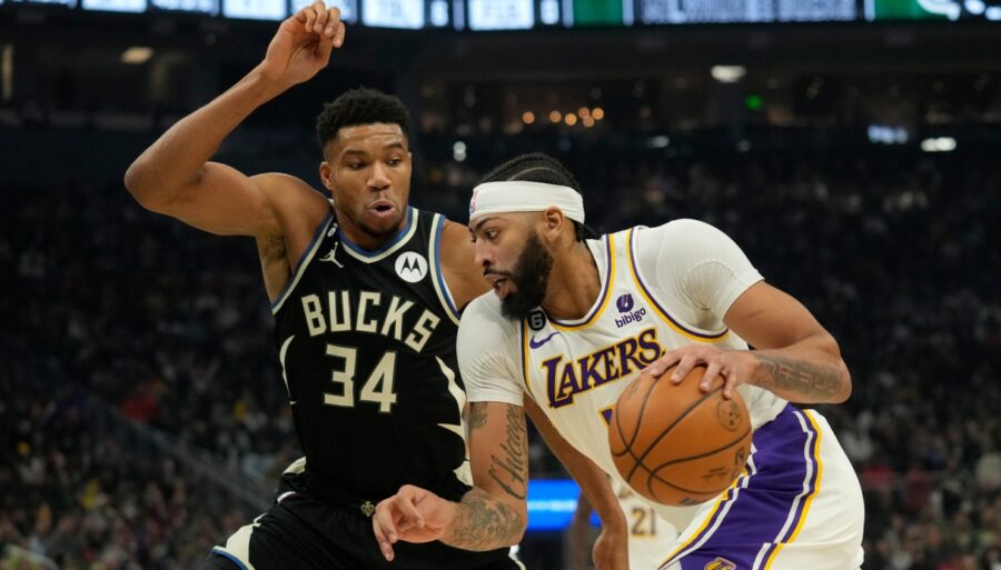 NBA, Anthony Davis pone 44: los Lakers corren a casa de Antetokounmpo