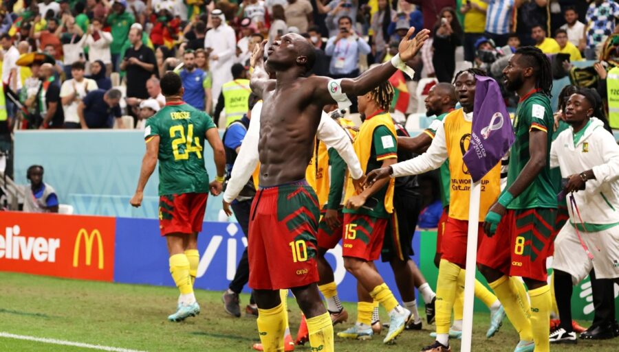 Camerún, histórica pero amarga victoria con Brasil. Pases Suiza