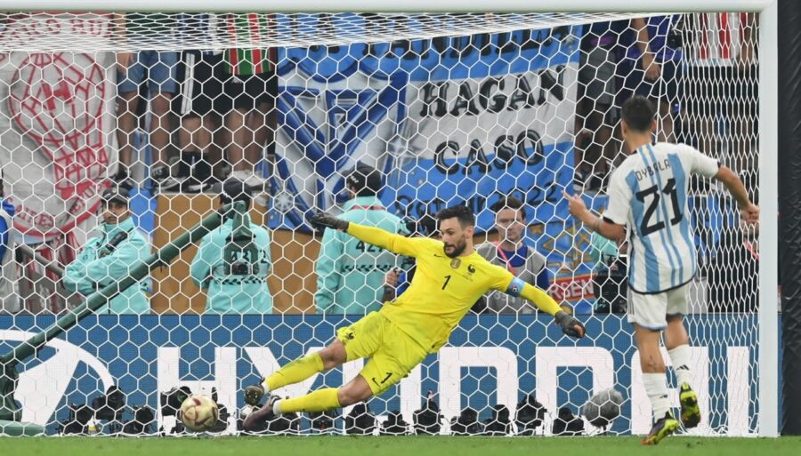 Paulo Dybala, la historia del extraño penalti