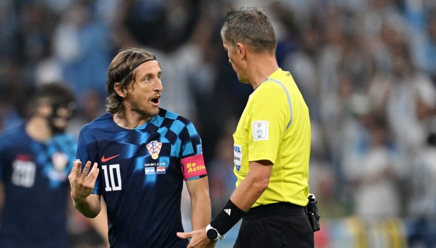 Croacia, Luka Modric destroza al árbitro Orsato