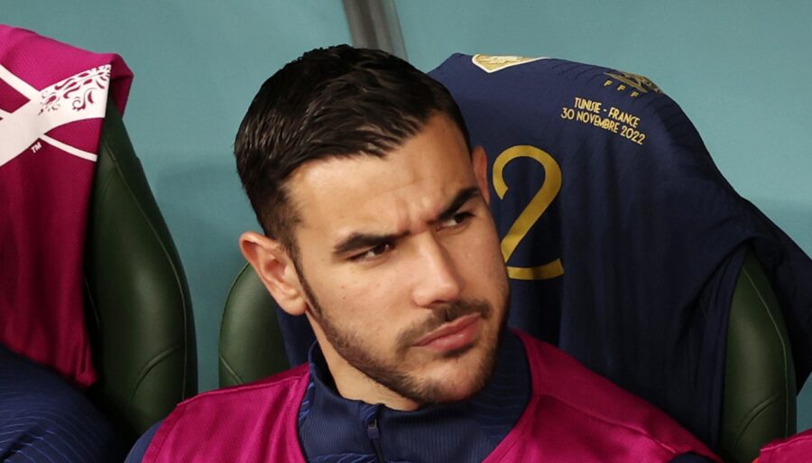 Francia, el tobillo de Theo Hernández preocupa a Deschamps