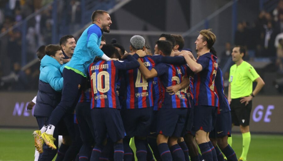 Primer trofeo para Xavi, se estrelló Carlo Ancelotti