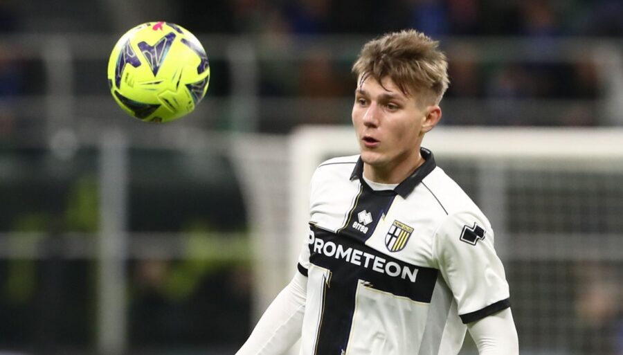 Benedyczak hace volar al Parma y tumba al Brescia: 2-0 en el Tardini