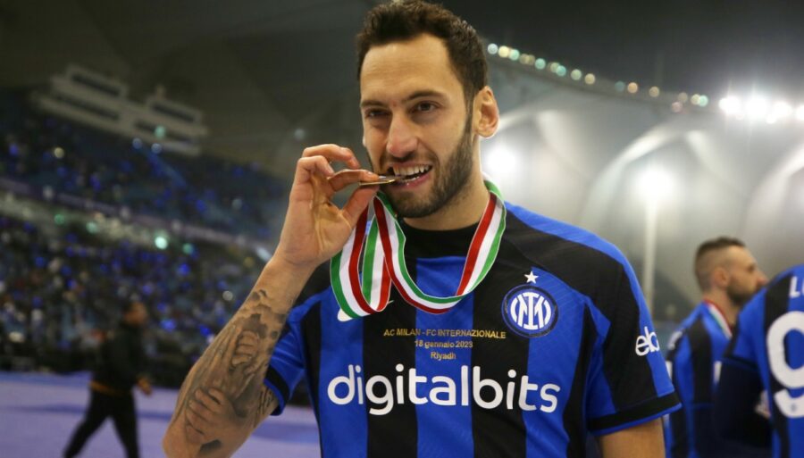 Supercopa de Italia, Hakan Calhanoglu en veneno: «El karma siempre vuelve