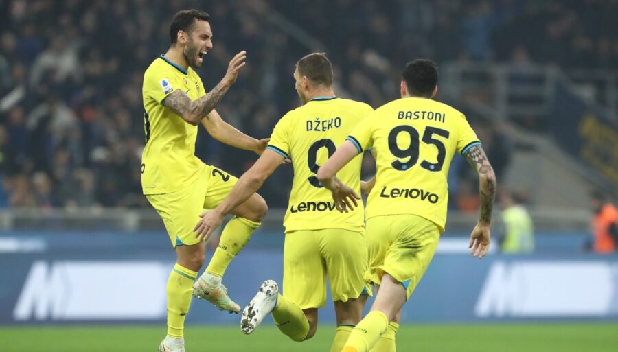 El Inter renueva: Calhanoglu en su sitio, Bastoni a la espera