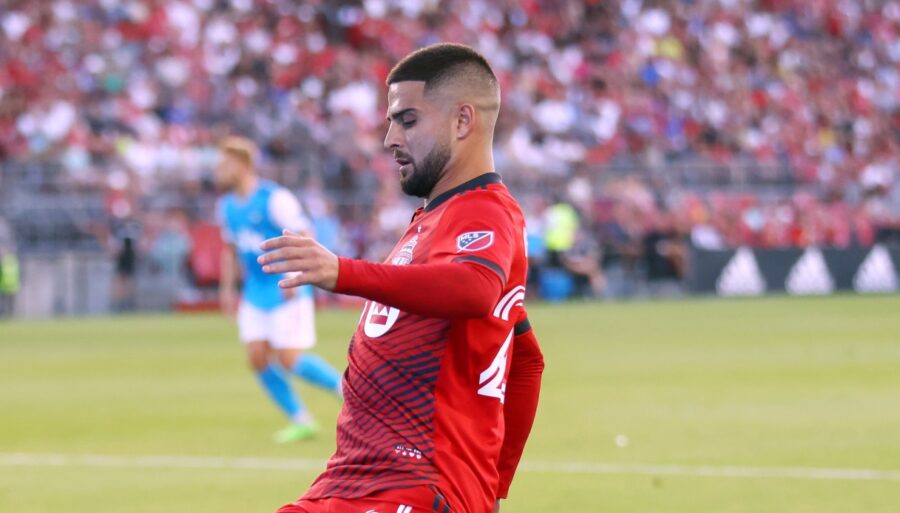 Insigne: lesión grave y manos en la cara