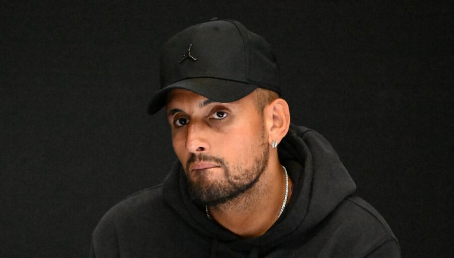 Nick Kyrgios lanza dardos contra viejas glorias del tenis