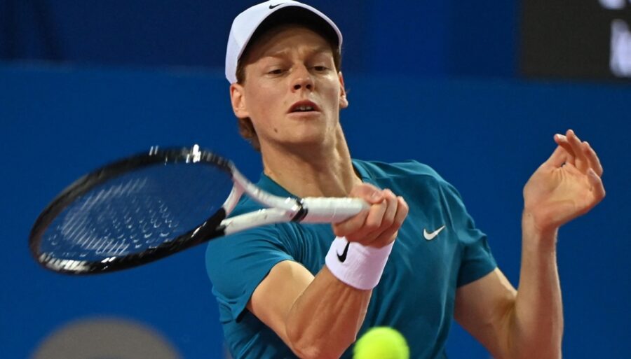 Jannik Sinner lanza el guante a Stefanos Tsitsipas