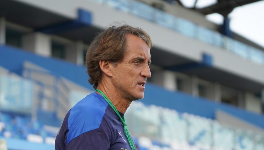 Roberto Mancini sustituye a otro