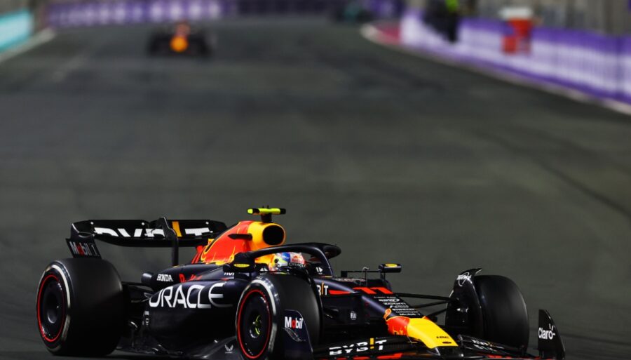 GP Arabia Saudí: sólo Pérez supera a Max Verstappen, Charles Leclerc 7º por detrás de Sainz