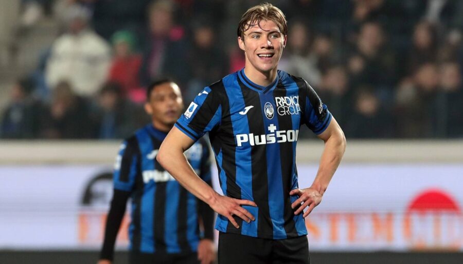Milan, hipótesis de cambio por Rasmus Hojlund