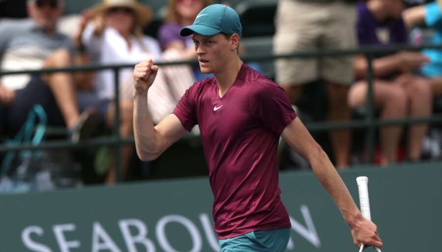 Indian Wells: Jannik Sinner sufre durante tres juegos y luego vence a Gasquet