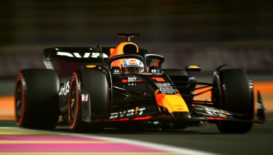 Max Verstappen se quiebra, Sergio Pérez en la pole
