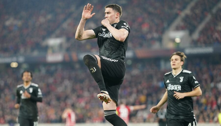 Vlahovic golea, la Juve en cuartos de final de la Europa League
