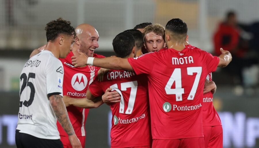 Monza también gana a La Spezia: 2-0