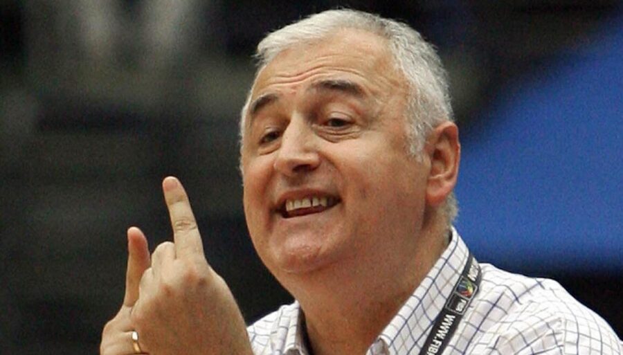 Dragan Sakota enumera los méritos del Dinamo Sassari
